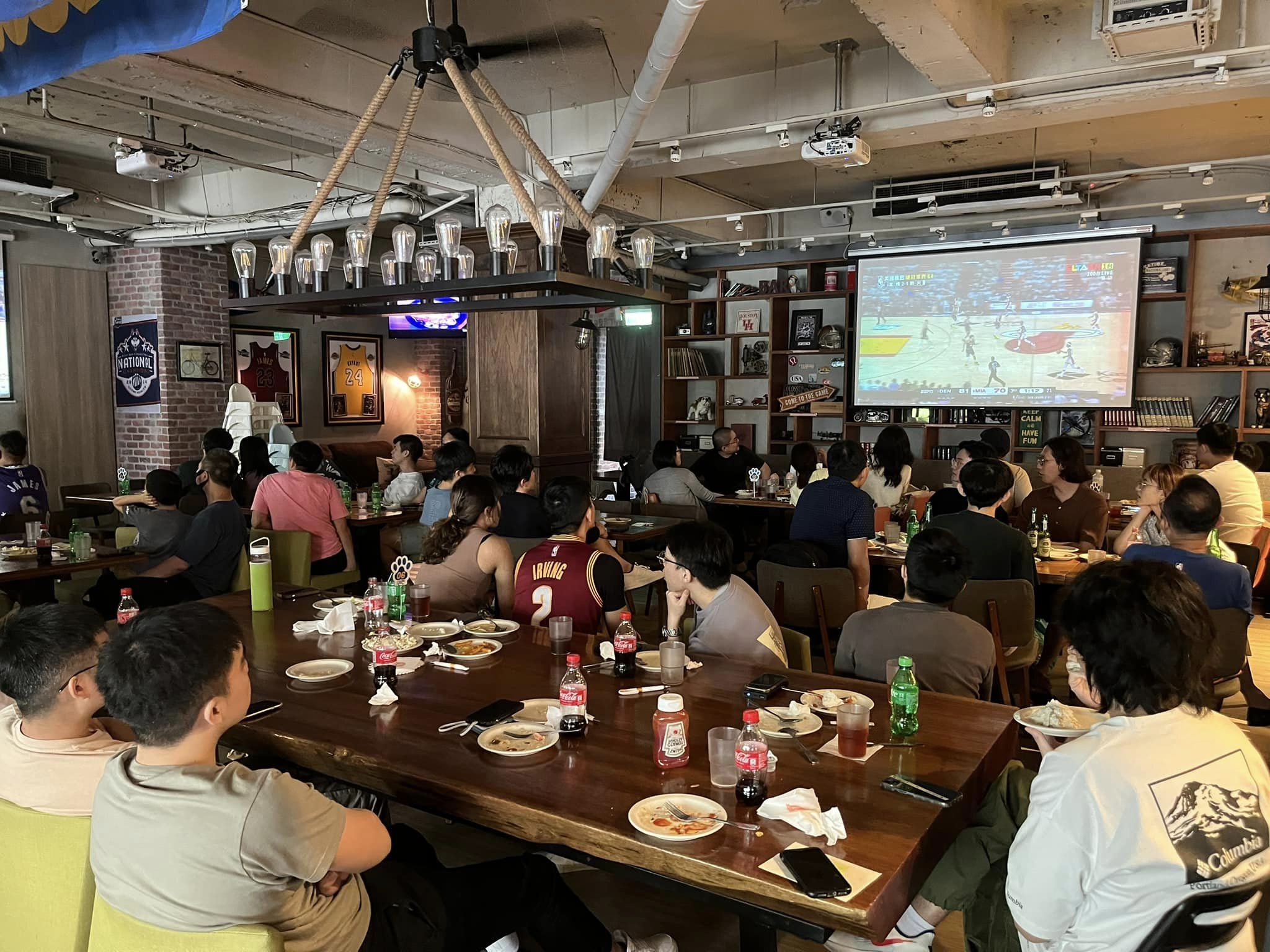 Campus Cafe 美式校園輕食餐廳 Campus Cafe 美式校園輕食餐廳