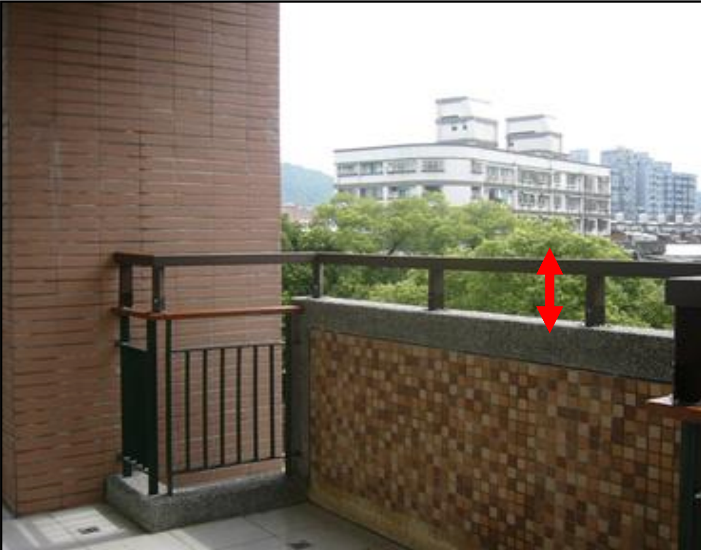 女兒牆加裝欄杆 女兒牆加裝欄杆