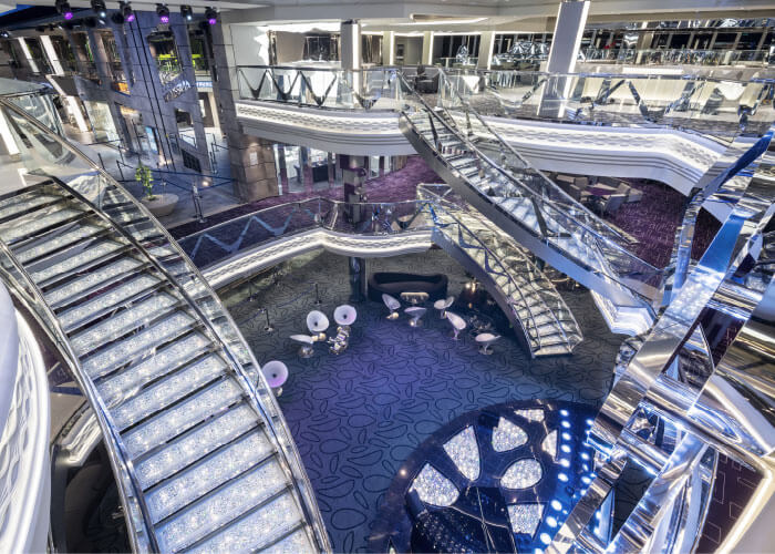 msc地中海榮耀號水晶旋梯