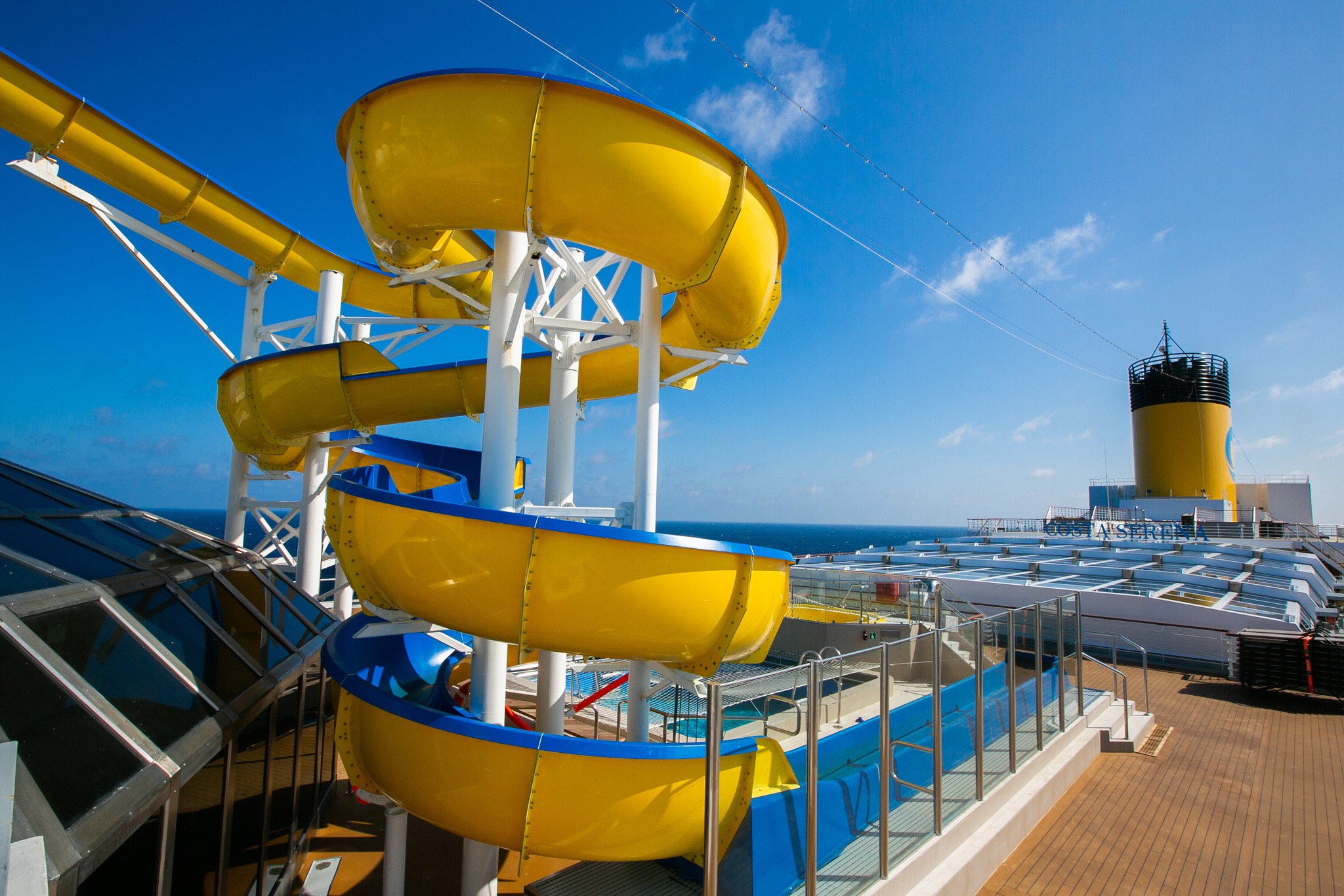 歌詩達郵輪莎倫娜號滑水道 歌詩達郵輪莎倫娜號滑水道